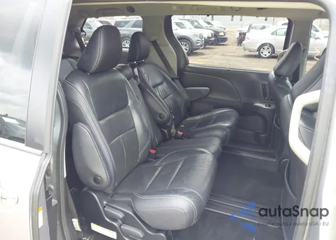 2018 Toyota Sienna Se 8 Passenger z USA, uszkodzony, nr VIN 5TDXZ3DC9JS925501